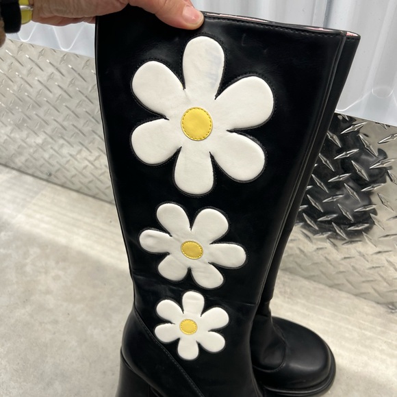 Sugar Thrillz - Black Floral Knee-High Women's Boots size 7 - deadstock - Picture 5 of 8